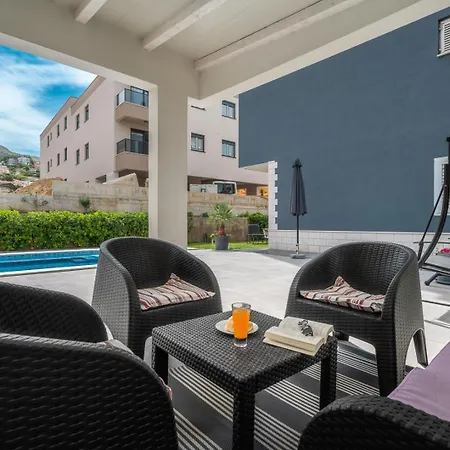 Oleander With Pool And Sauna