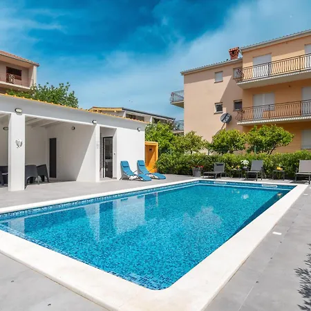 Oleander With Pool And Sauna Podstrana